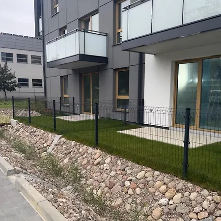 Apartament Cozy & Bright With Parking And Garden By Renters